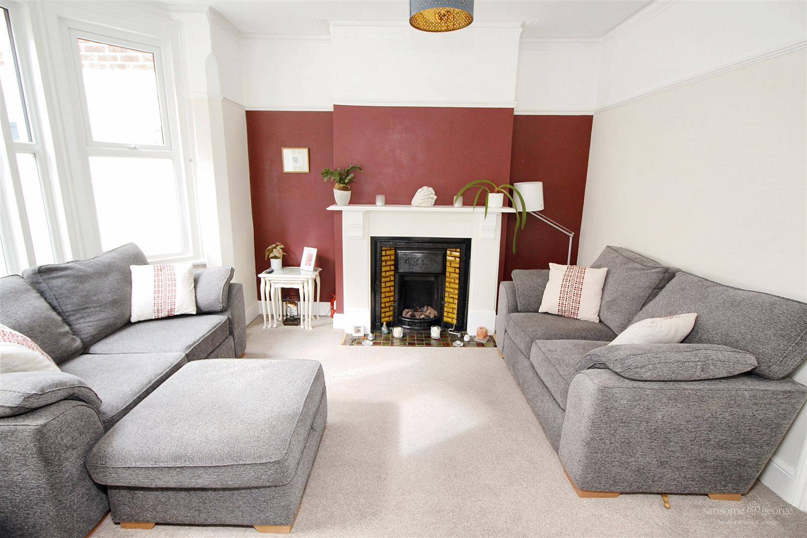 2 bed property in Tilehurst Road, Reading